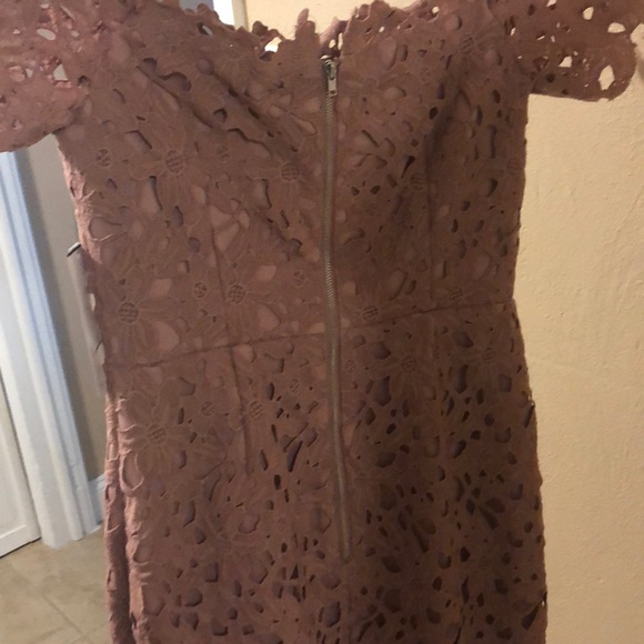 NWT- Design Lab Mauve Lace Dress off the shoulder - Picture 7 of 8